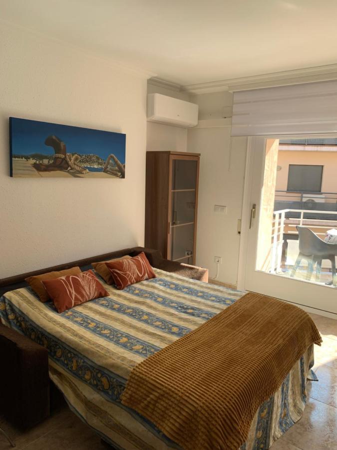 Acogedor Apartamento En Roses - 50M Playa - Wifi - Aire Acondicionado Exterior photo
